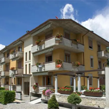 - Belvedere Allegra 101 - Am Gardasee Mieten *